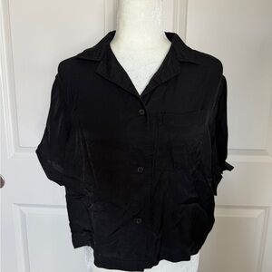 H&M Black Cropped Button Top